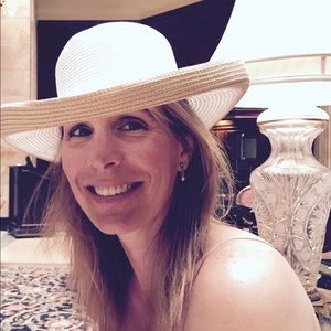 Meet your Posher, Caroline